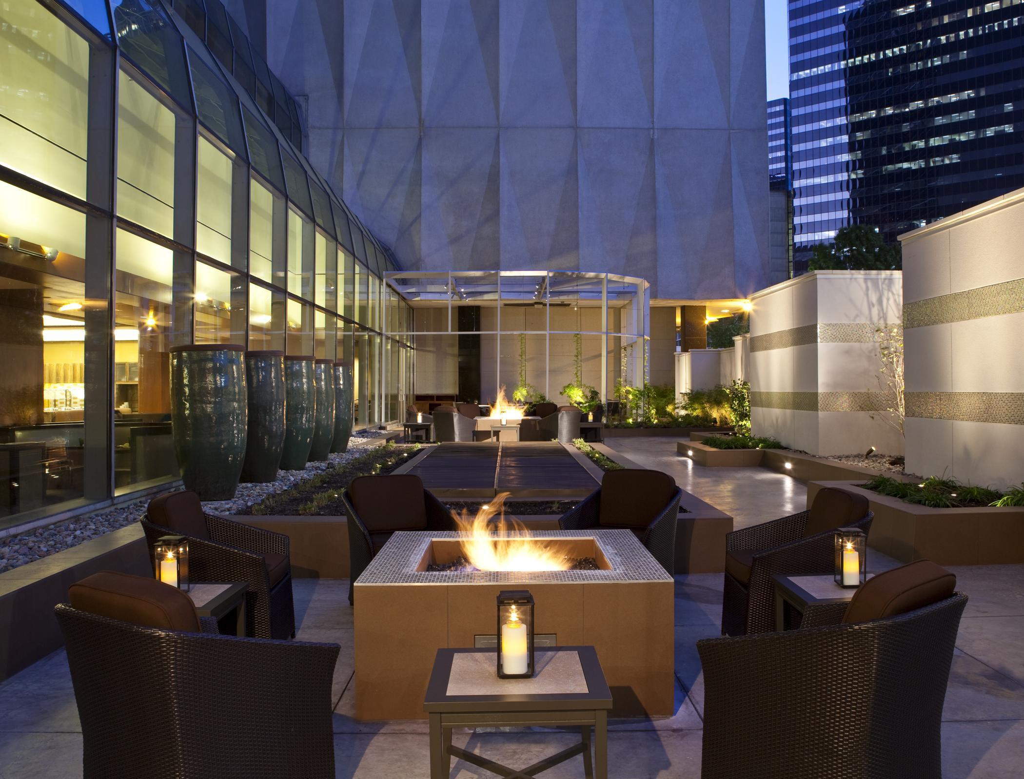 Sheraton Dallas Hotel Exterior foto