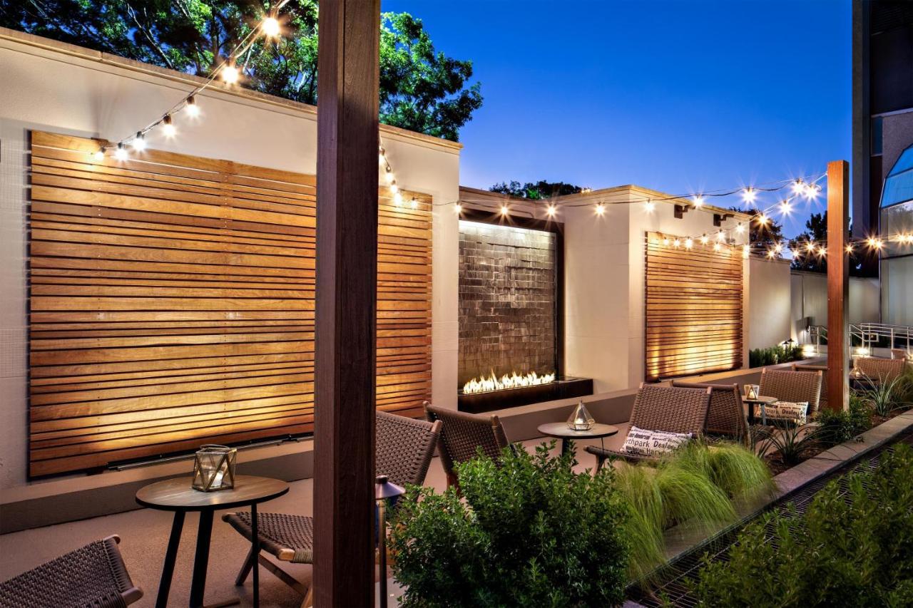 Sheraton Dallas Hotel Exterior foto